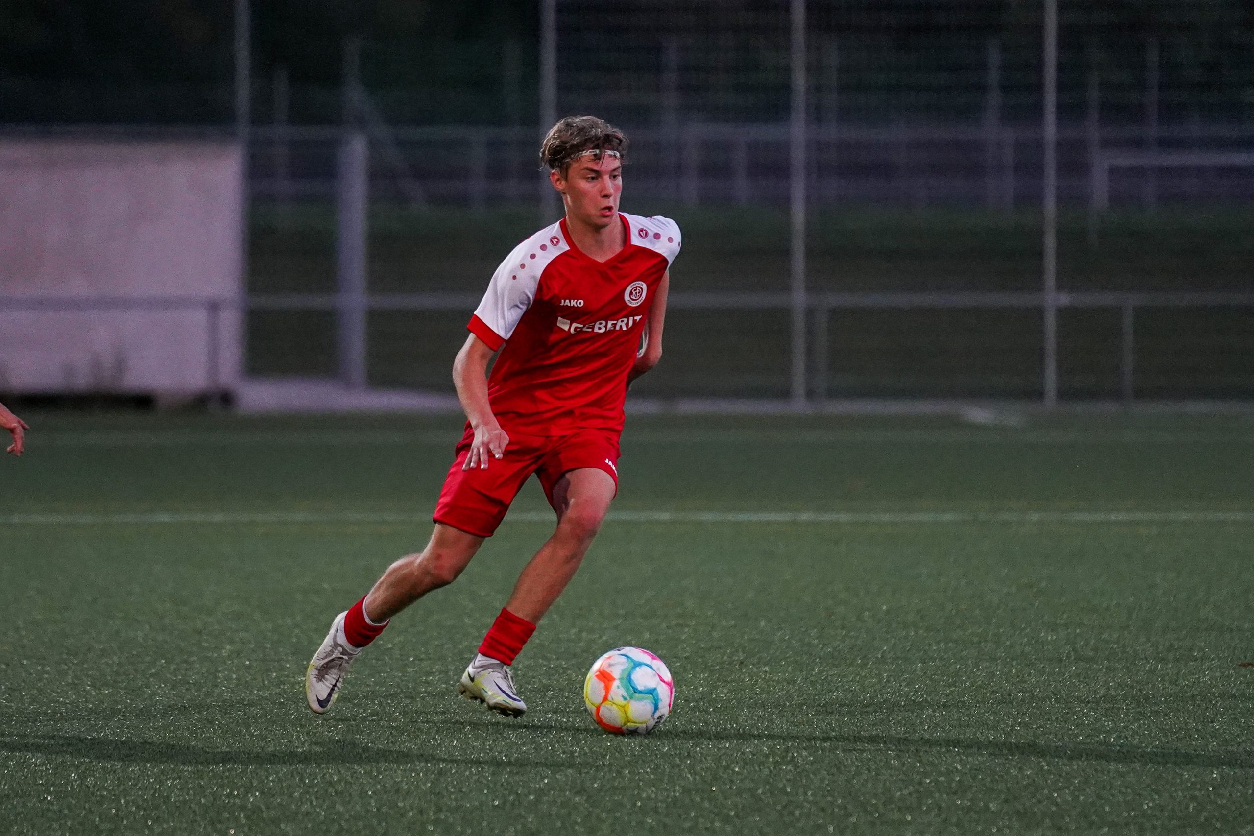 Read more about the article U19 dreht Rückstand – U17 spielt unentschieden – U15 verliert in Freiburg
