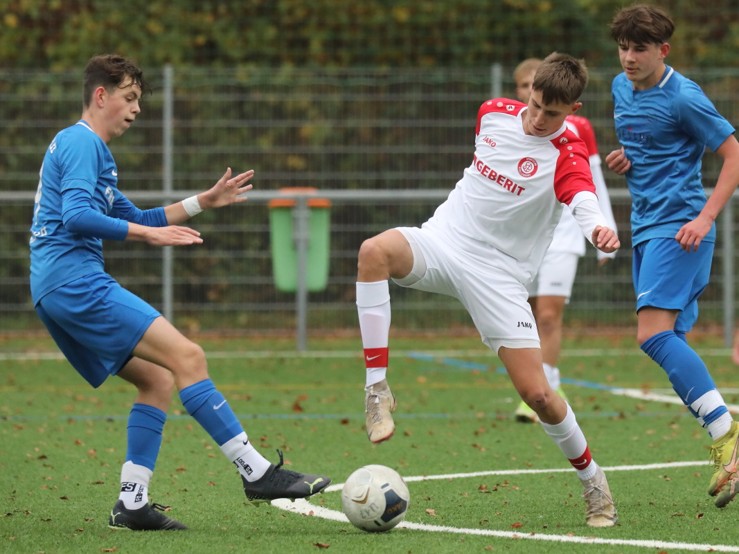 Read more about the article U19 siegt weiter – U17 verliert hoch & U15 kommt über ein Remis nicht hinaus