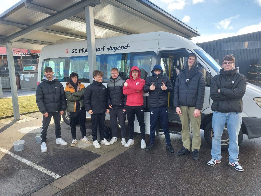 SCP U19 Reinigung der Jugendbusse