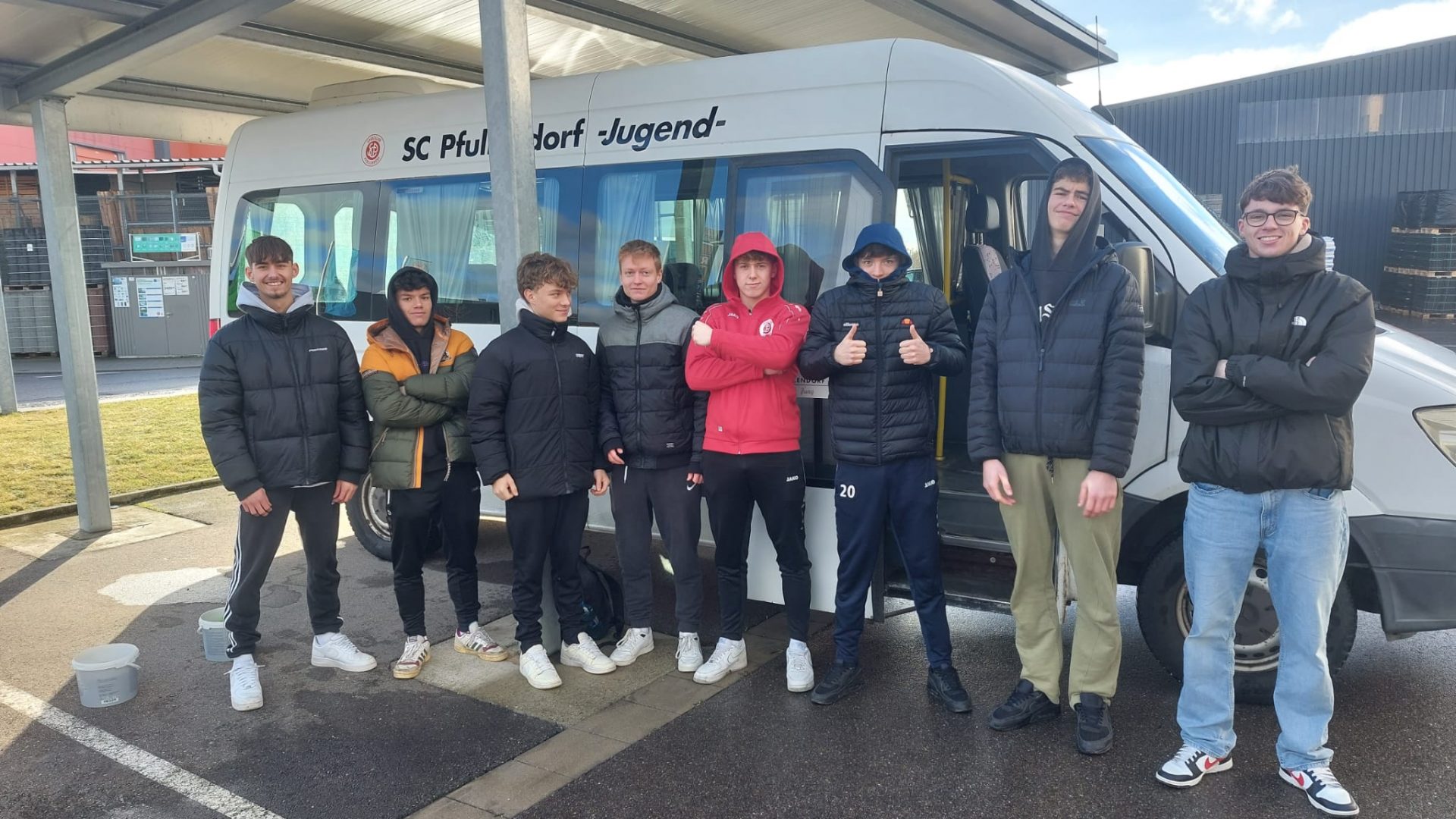 SCP U19 Reinigung der Jugendbusse